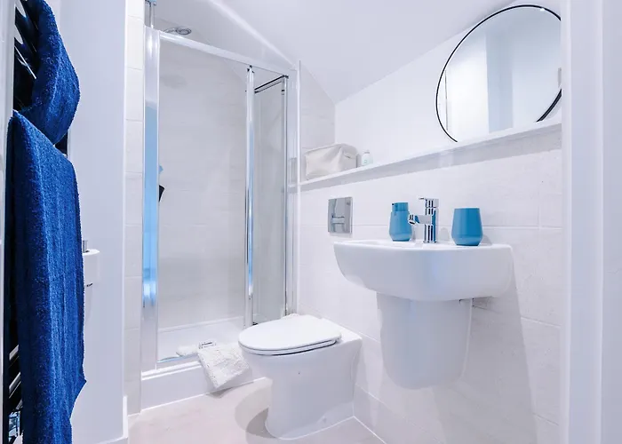 Apartmán Stunning 3 Story Home, 3 X King Size Beds, Pool Table, Free Parking X2, Ping Pong