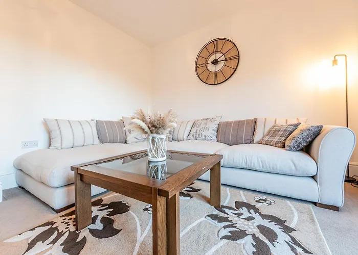 Family-Friendly 4-Bedroom House In Moston With Parking And Garden Casa de Férias *