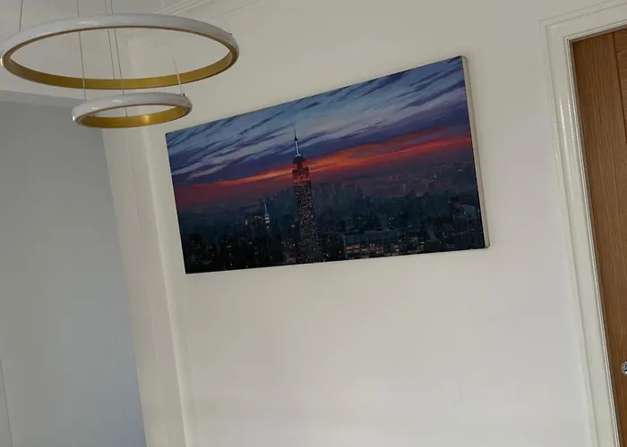 Semesterbostad Oasis - Spacious 5 Bedroom House Manchester