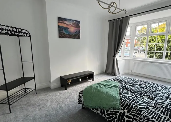 Oasis - Spacious 5 Bedroom House * Mánchester