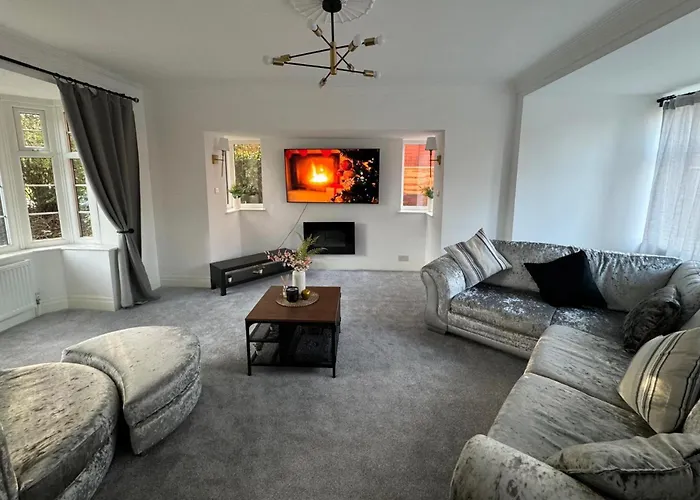 Сasa de vacaciones Oasis - Spacious 5 Bedroom House