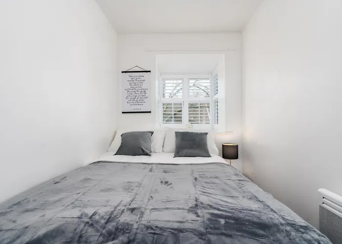 Appartement Cozy 2 Bed - Unlimited Wi-fi - Free Parking - Sleeps 6 - By Old Trafford Manchester