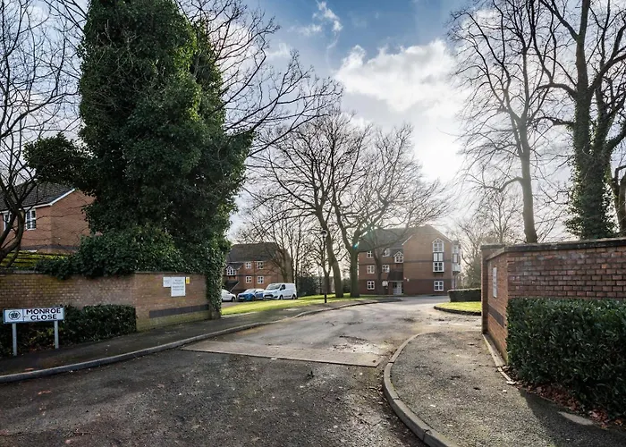 Cozy 2 Bed - Unlimited Wi-fi - Free Parking - Sleeps 6 - By Old Trafford *