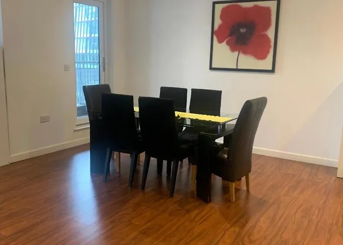 Spacious Penthouse With Parking