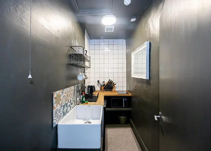 Guestready - Rose And Monkey