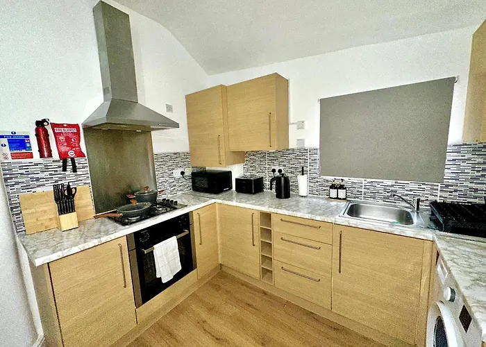 Stylish Old Trafford 2br Apartment, Free Parking, Near Stadium & Centre * Manchester