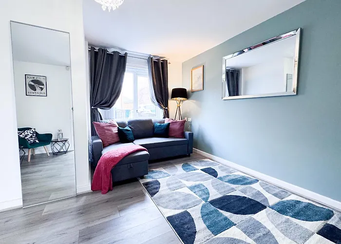 Lokfu Garden By Furnished 3 Bedroom House Free Parking Perfect For Contractors And Families Manchester