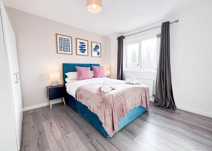 Lokfu Garden By Furnished 3 Bedroom House Free Parking Perfect For Contractors And Families Manchester