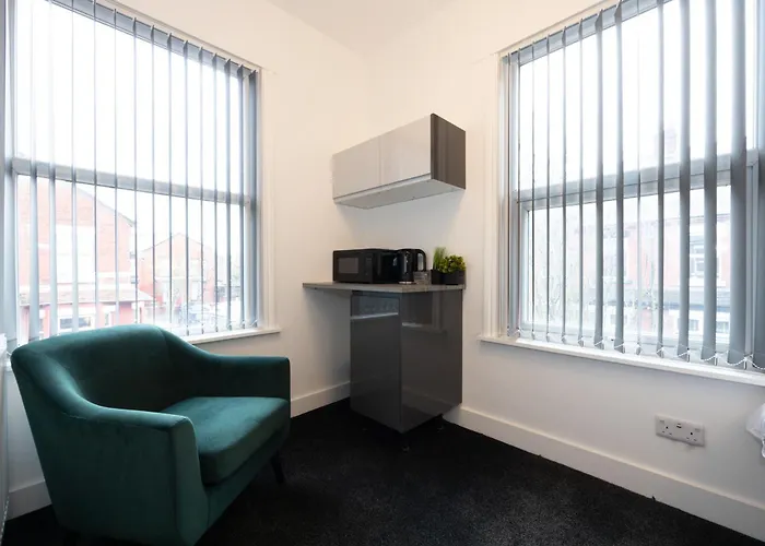 Private Ensuite With Kitchen Access By Irwell Hotel