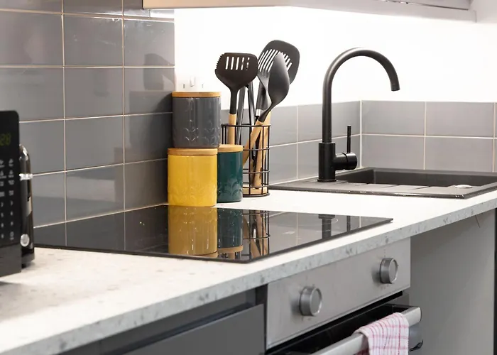 Private Ensuite With Kitchen Access By Irwell Hotel *