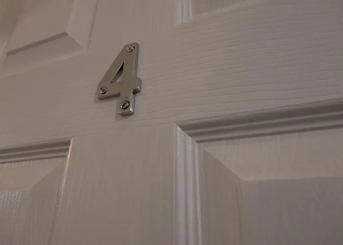 Hotel Private Ensuite With Kitchen Access By Irwell