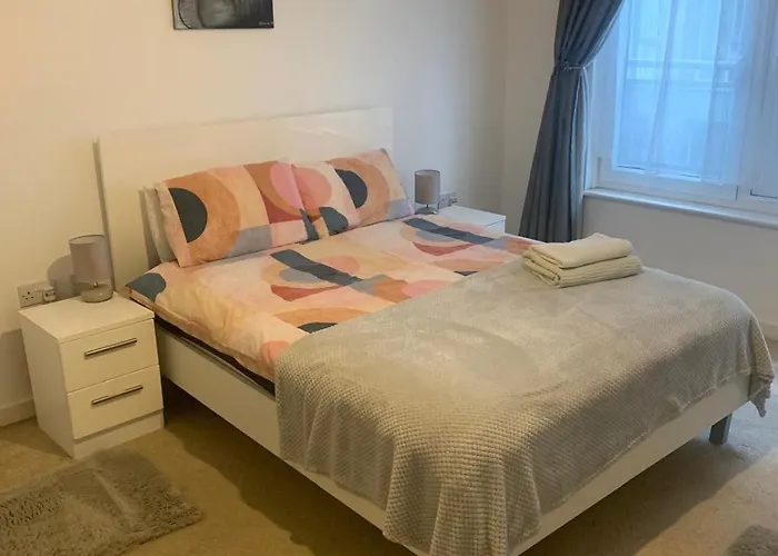 Spacious Penthouse With Parking