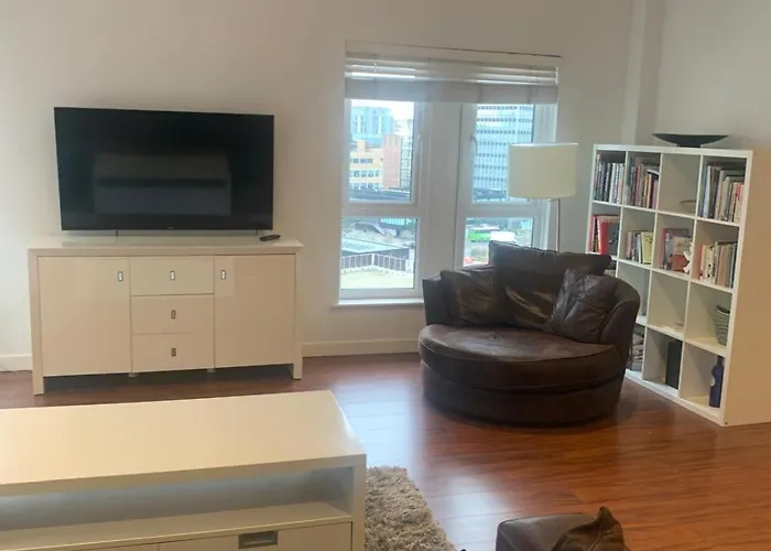 Spacious Penthouse With Parking Daire