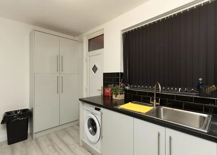 Charming Victorian Retreat 4br House In 펜션 *