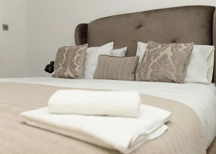 Charming Victorian Retreat 4br House In *