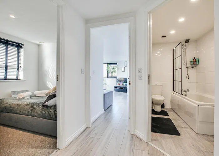 New Stylish Free Parking Sleeps 5 Or 6 맨체스터