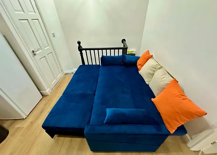 Daire Stylish Old Trafford 2br Apartment, Free Parking, Near Stadium & Centre *