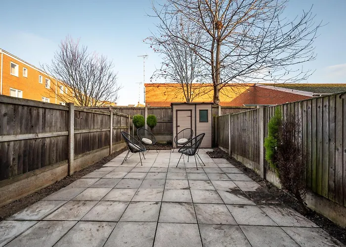 Cosy 4-bed House L Garden L Free Parking L Wifi L Specious L Hosted By The Cosy Corner Nationwide * Manchester