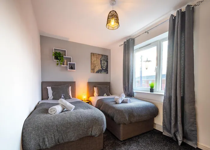 Cosy 4-bed House L Garden L Free Parking L Wifi L Specious L Hosted By The Cosy Corner Nationwide