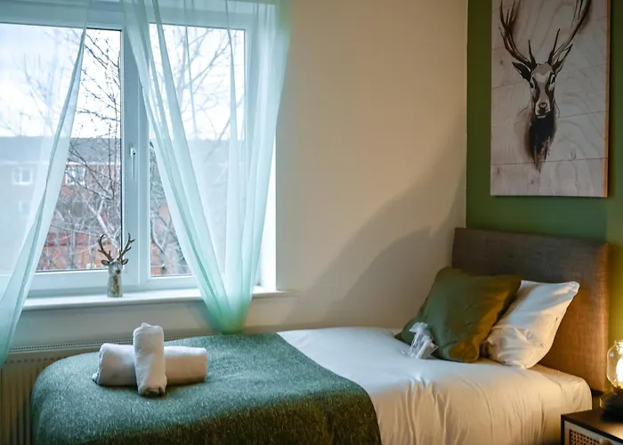 Cosy 4-bed House L Garden L Free Parking L Wifi L Specious L Hosted By The Cosy Corner Nationwide 아파트 맨체스터