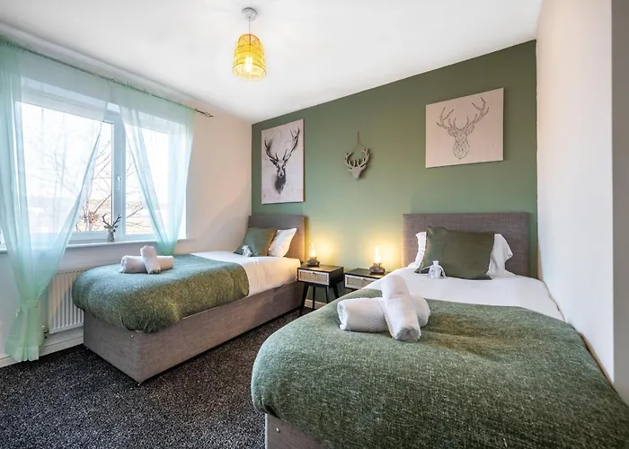 Cosy 4-bed House L Garden L Free Parking L Wifi L Specious L Hosted By The Cosy Corner Nationwide 아파트