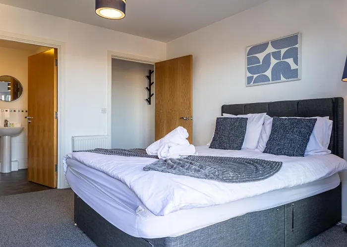 Manchester, Etihad Stadium View , Coop Live, Modern 2 Bed Apartment, *