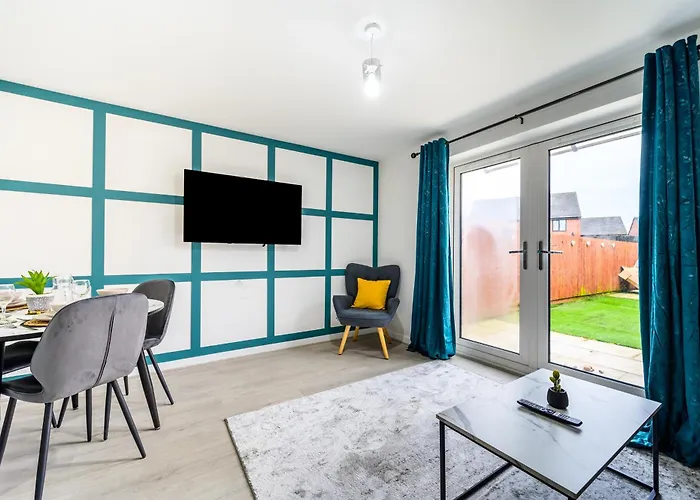 House With Garden, Sleeps 5, Centre Close, Manchester, Free Fast Wi-fi, Free Parking, 55-inch Tv, Self-check In - Contractors! * Mánchester