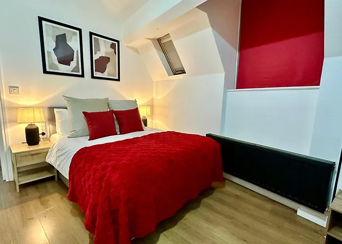 Daire Stylish Old Trafford 2br Apartment, Free Parking, Near Stadium & Centre Manchester