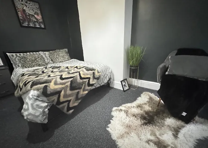 Near Ethiad Stadium بيت للعطل مانشستر