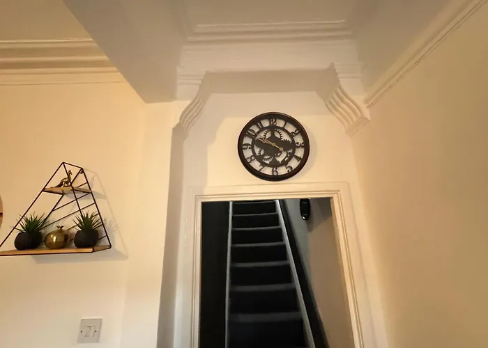 بيت للعطل Near Ethiad Stadium *