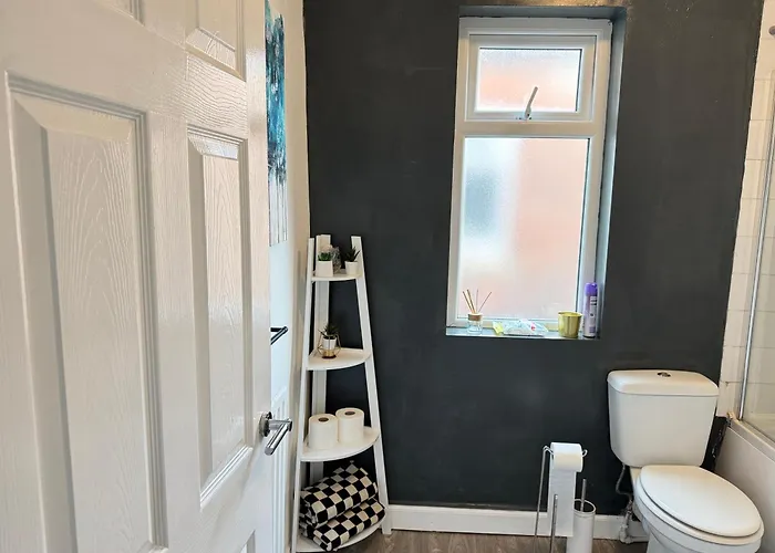 بيت للعطل Near Ethiad Stadium *