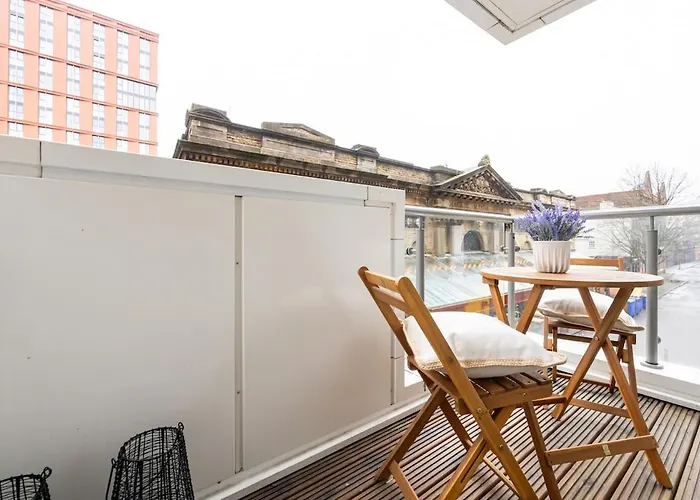 Northern Quarter Luxury 2 Bed With Balcony * Манчестер