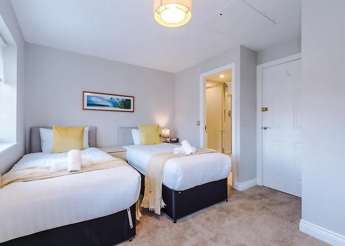 Charming Townhome Retreat, Close To Dom wakacyjny *