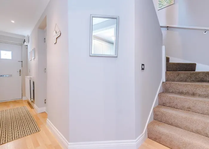 Charming Townhome Retreat, Close To Dom wakacyjny