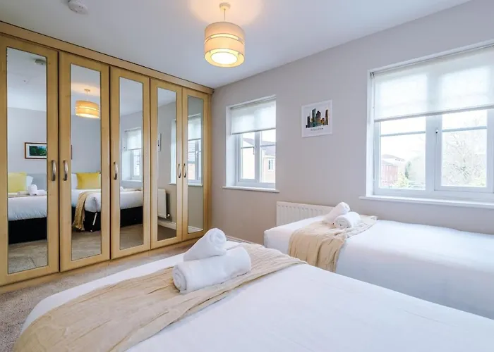 Charming Townhome Retreat, Close To *