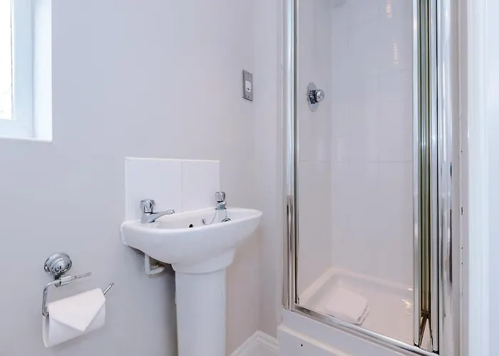 Charming Townhome Retreat, Close To * Manchester