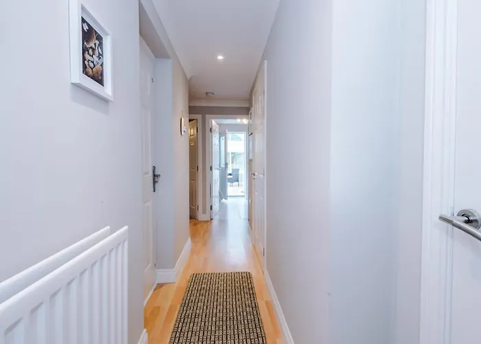 Charming Townhome Retreat, Close To Dom wakacyjny