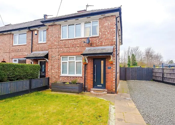 Stunning In Altrincham, Large Driveway, Sleeps 7, Perfect For Groups شقة مانشستر