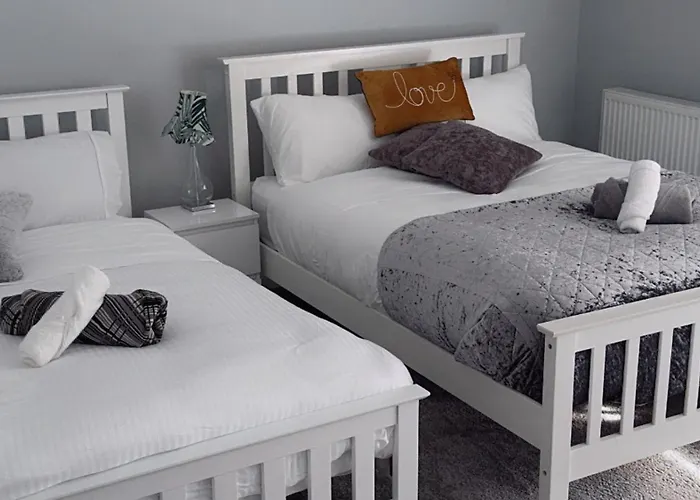 Tomelle Luxury -5 Beds-near Etihad Stadium- Coop Live-high Speed Wifi & Free Parking Tatil Evi Manchester