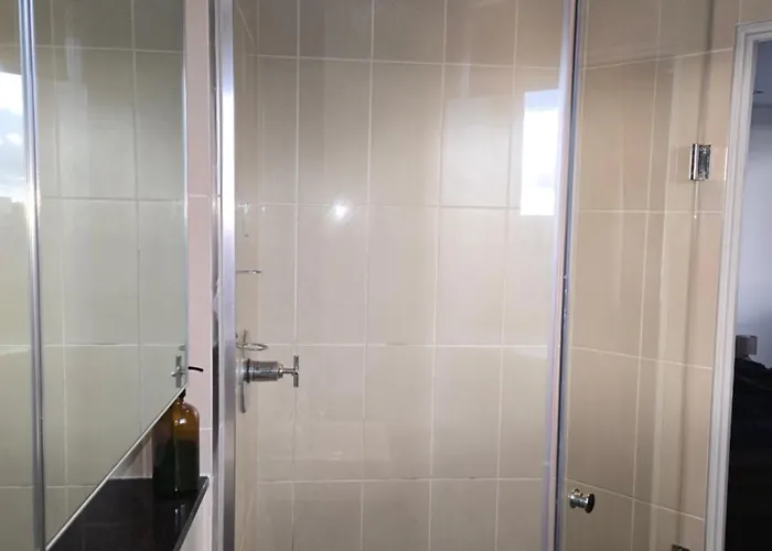 Lovely One Private Bedroom In Shared 2 Bedroom