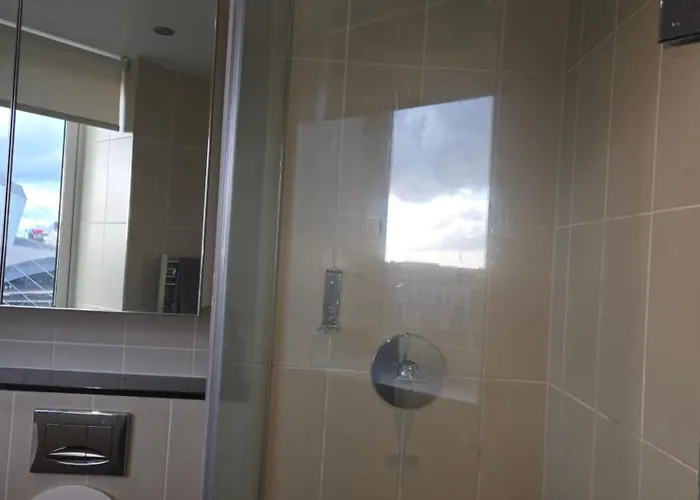 Lovely One Private Bedroom In Shared 2 Bedroom 홈스테이 *