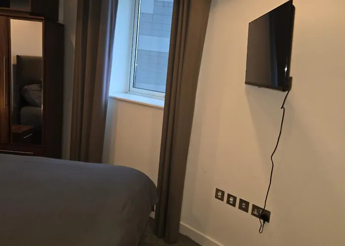 Lovely One Private Bedroom In Shared 2 Bedroom Séjour chez l'habitant