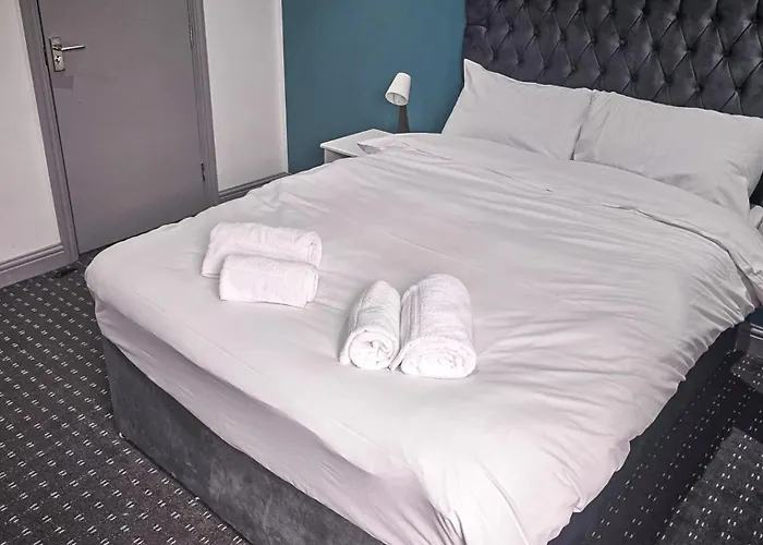 Ferienhaus Landcross Co-living - Private Self-cater Manchester