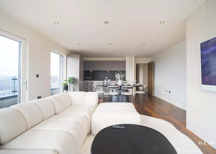 Altitude By The Heim Apartmán