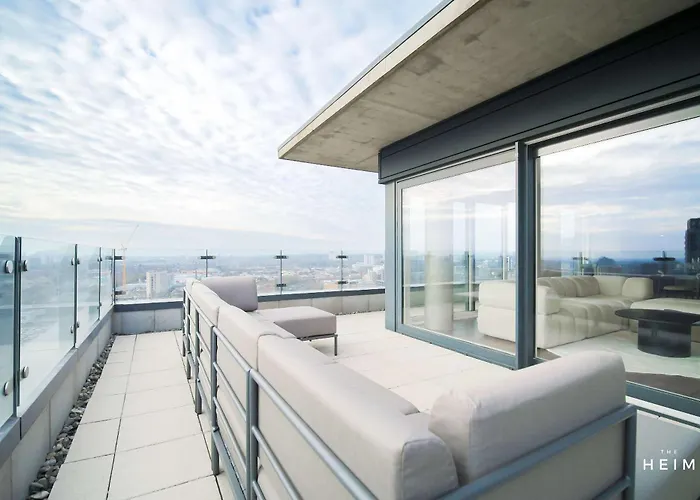 Altitude By The Heim Apartment