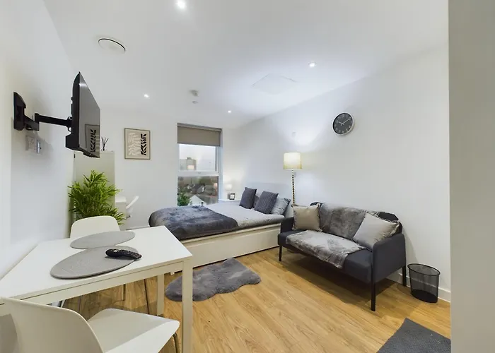 Comfortable In Cheltenham Appartement