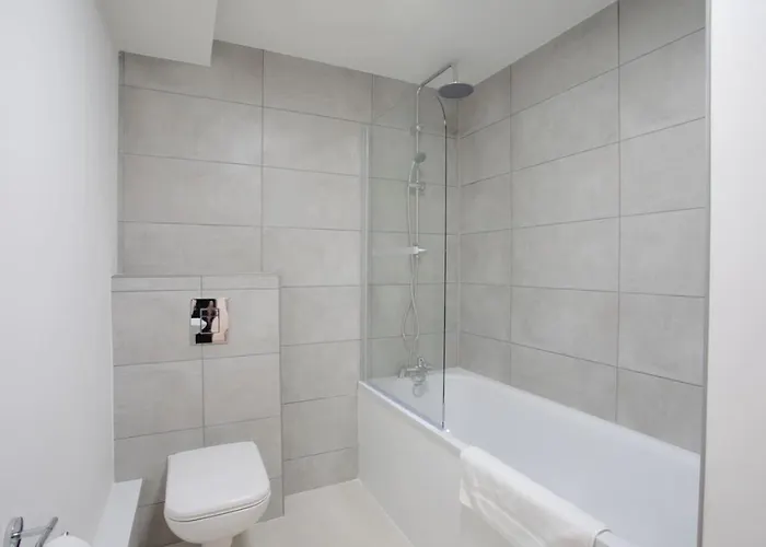 2br, Smart Tv, Self Check-in, Coffee Machine