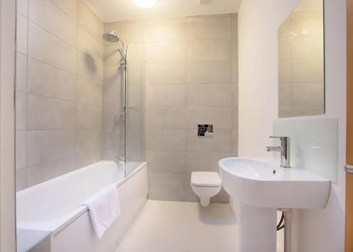 3br, Smart Tv, Self Check-in, Coffee Machine 맨체스터