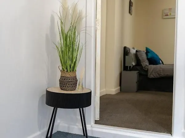 Stylish 2br Retreat - Garden & Fast Wifi * 맨체스터