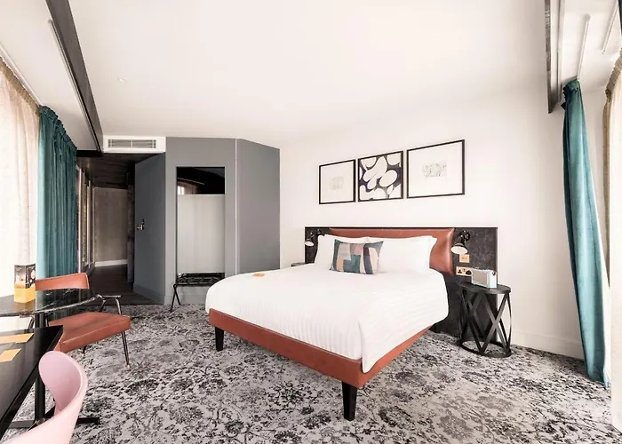 Voco - Centre By Ihg 4*